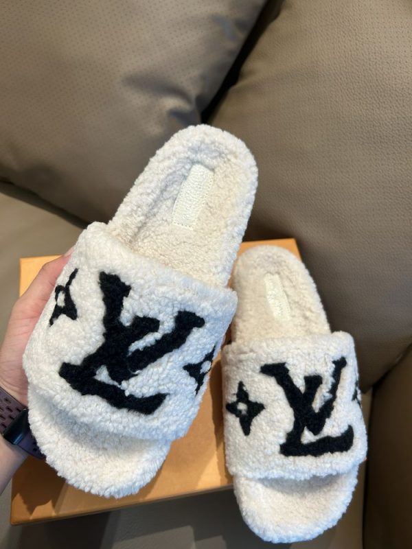 New Fashion LV Women Shoes L418