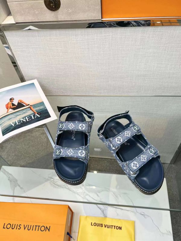 New Fashion LV Women Shoes 168