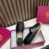 New Fashion LV Women Shoes 258 PA