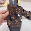 New Fashion LV Women Shoes L049