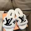 New Fashion LV Women Shoes L425
