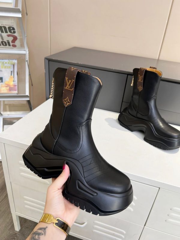 New Fashion LV Women Shoes 304