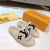 New Fashion LV Women Shoes 338 PA