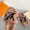 New Fashion LV Women Shoes 334 PA