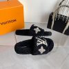 New Fashion LV Women Shoes 346 PA