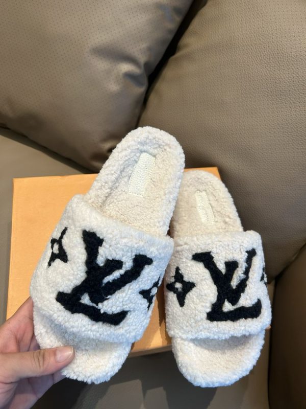 New Fashion LV Women Shoes L418