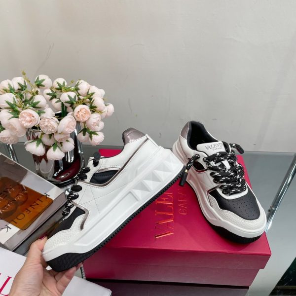 New Fashion LV Women Shoes 231