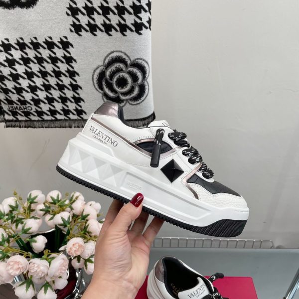 New Fashion LV Women Shoes 231