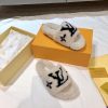New Fashion LV Women Shoes 338 PA