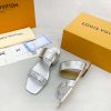New Fashion LV Women Shoes L008