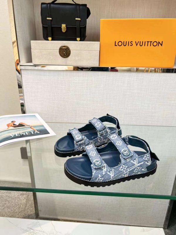 New Fashion LV Women Shoes 168
