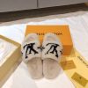 New Fashion LV Women Shoes 338 PA