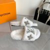 New Fashion LV Women Shoes 344 PA