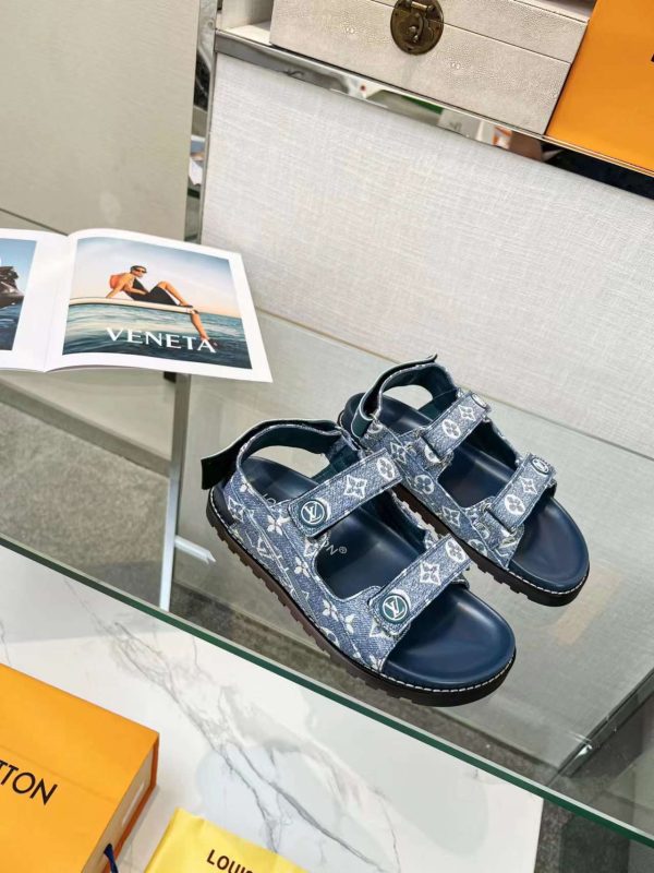 New Fashion LV Women Shoes 168