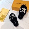 New Fashion LV Women Shoes 339 PA