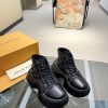 New Fashion LV Women Shoes 369 PA