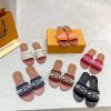 New Fashion LV Women Shoes L011