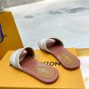 New Fashion LV Women Shoes L011