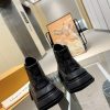 New Fashion LV Women Shoes 369 PA