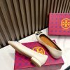 New Fashion LV Women Shoes 262 PA