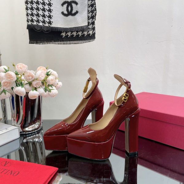 New Fashion LV Women Shoes 235