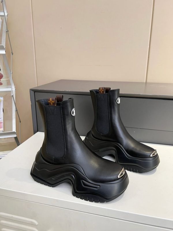 New Fashion LV Women Shoes 310