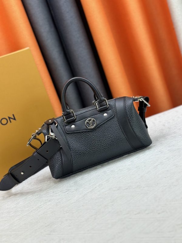 Luxury LV Handbag M25557