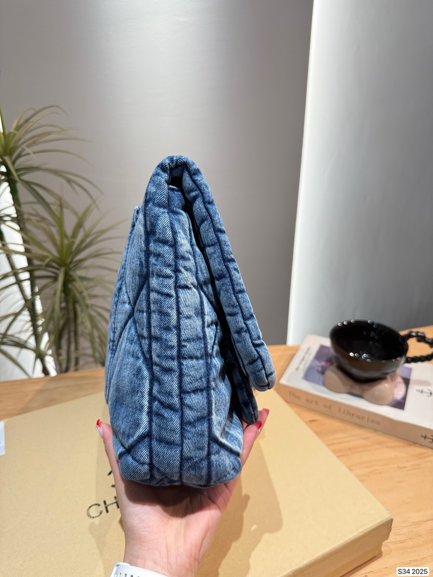 New Fashion CN Handbag 2025 New Fashion CN Handbag 2025