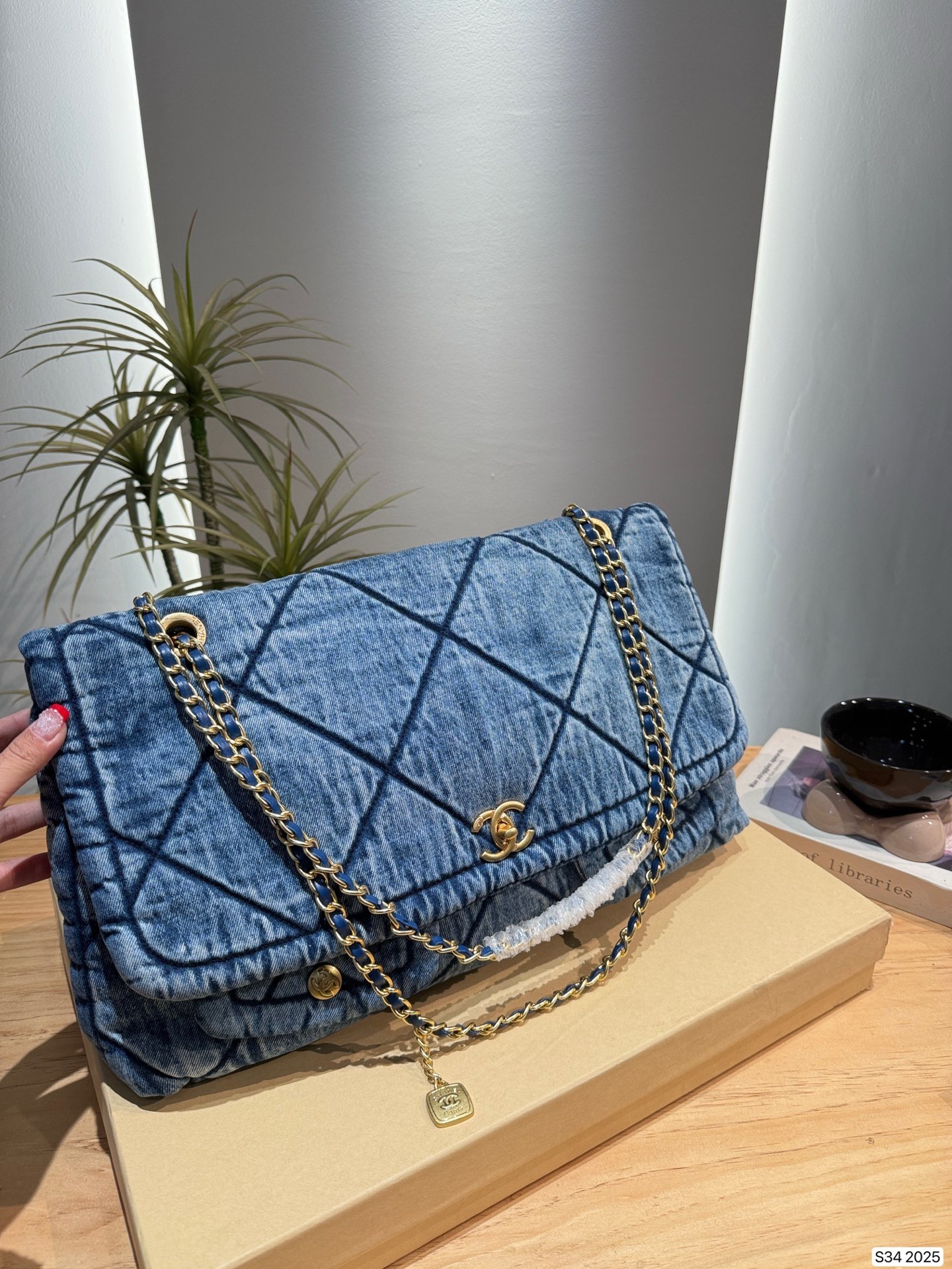 New Fashion CN Handbag 2025 New Fashion CN Handbag 2025