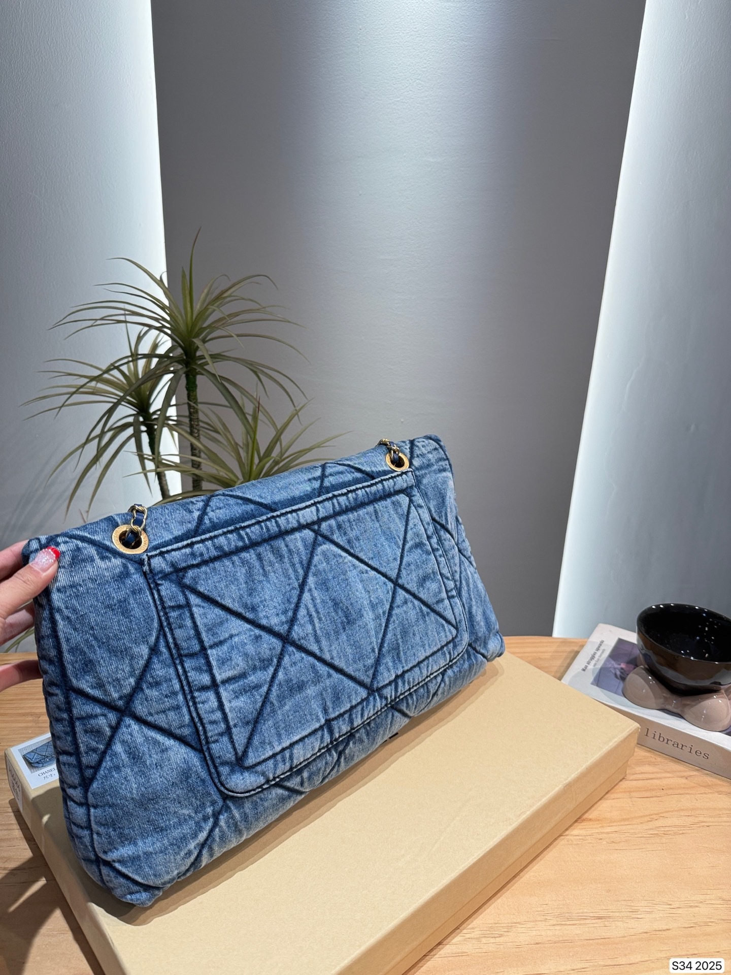 New Fashion CN Handbag 2025 New Fashion CN Handbag 2025