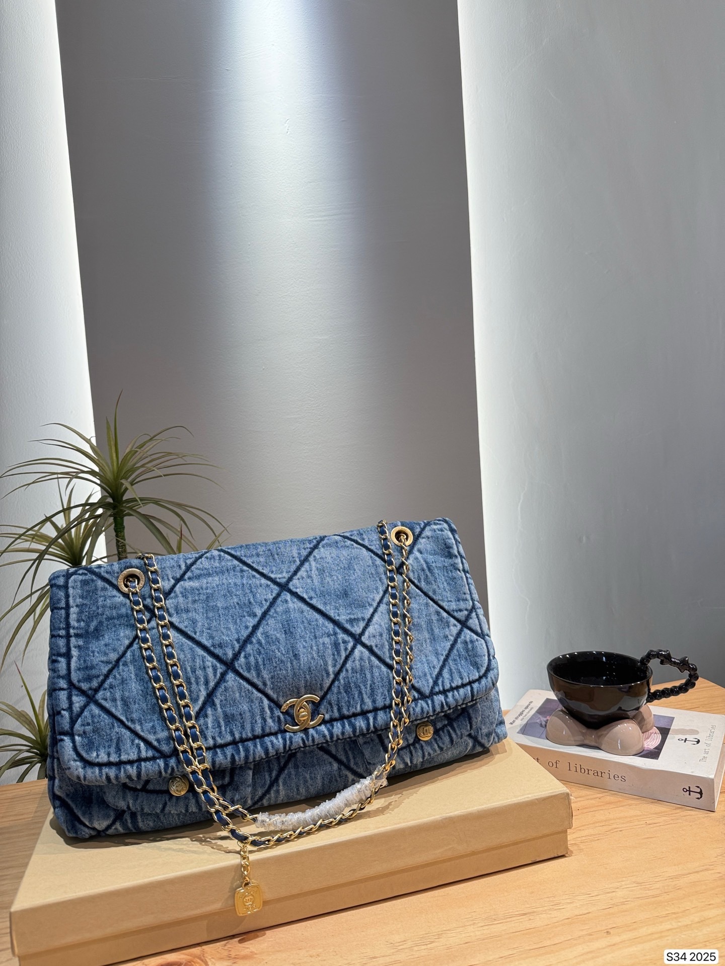 New Fashion CN Handbag 2025 New Fashion CN Handbag 2025