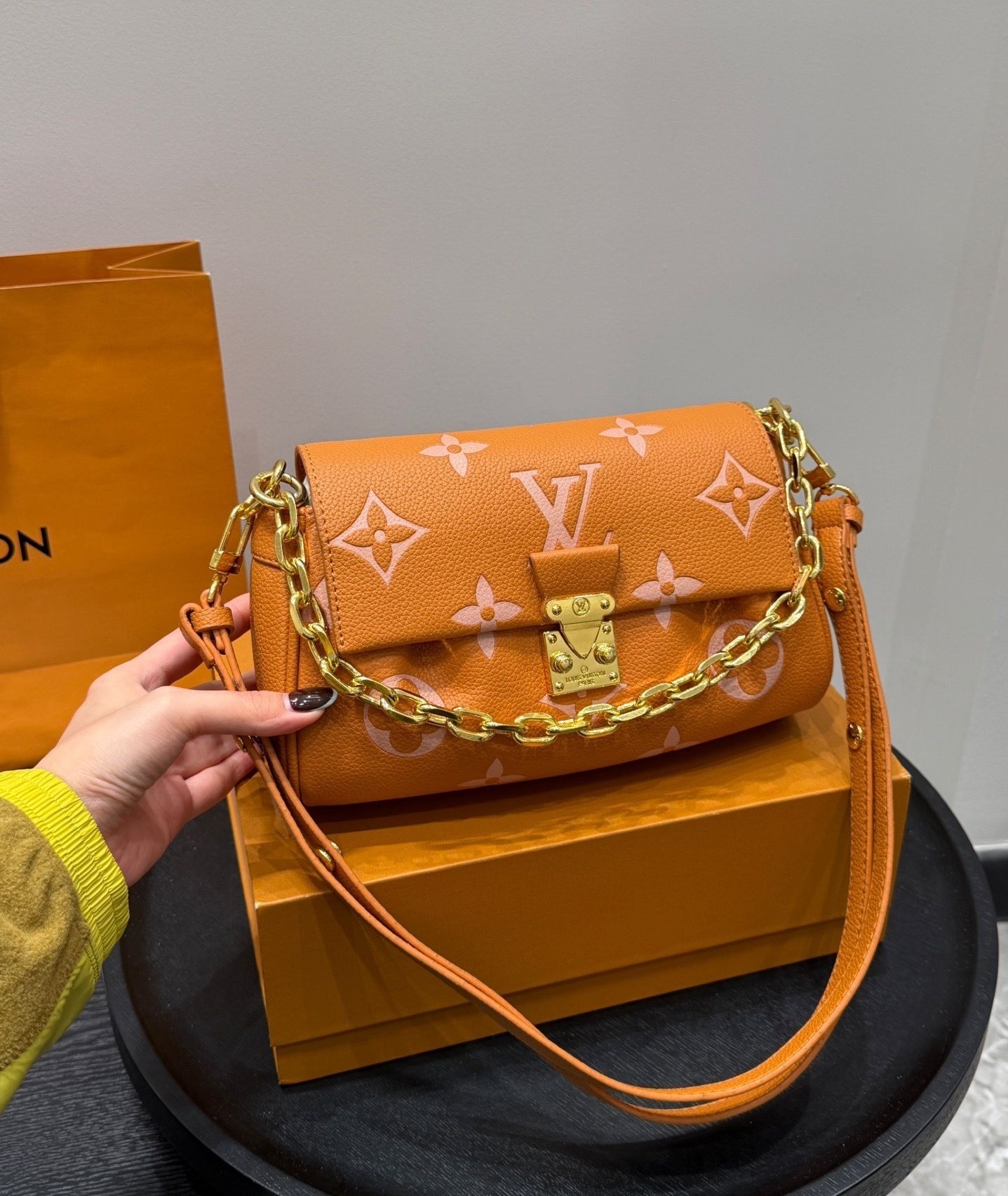 New Fashion LV Handbag LV2511132 New Fashion LV Handbag LV2511132