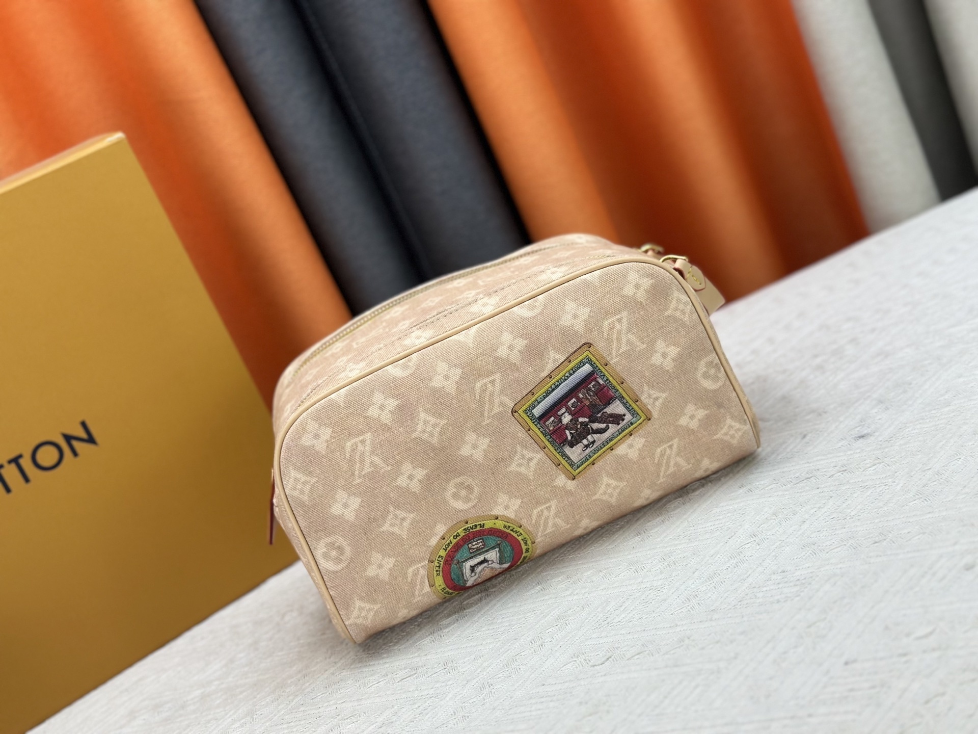 Luxury LV Handbag M47528-M13669 Luxury LV Handbag M47528-M13669