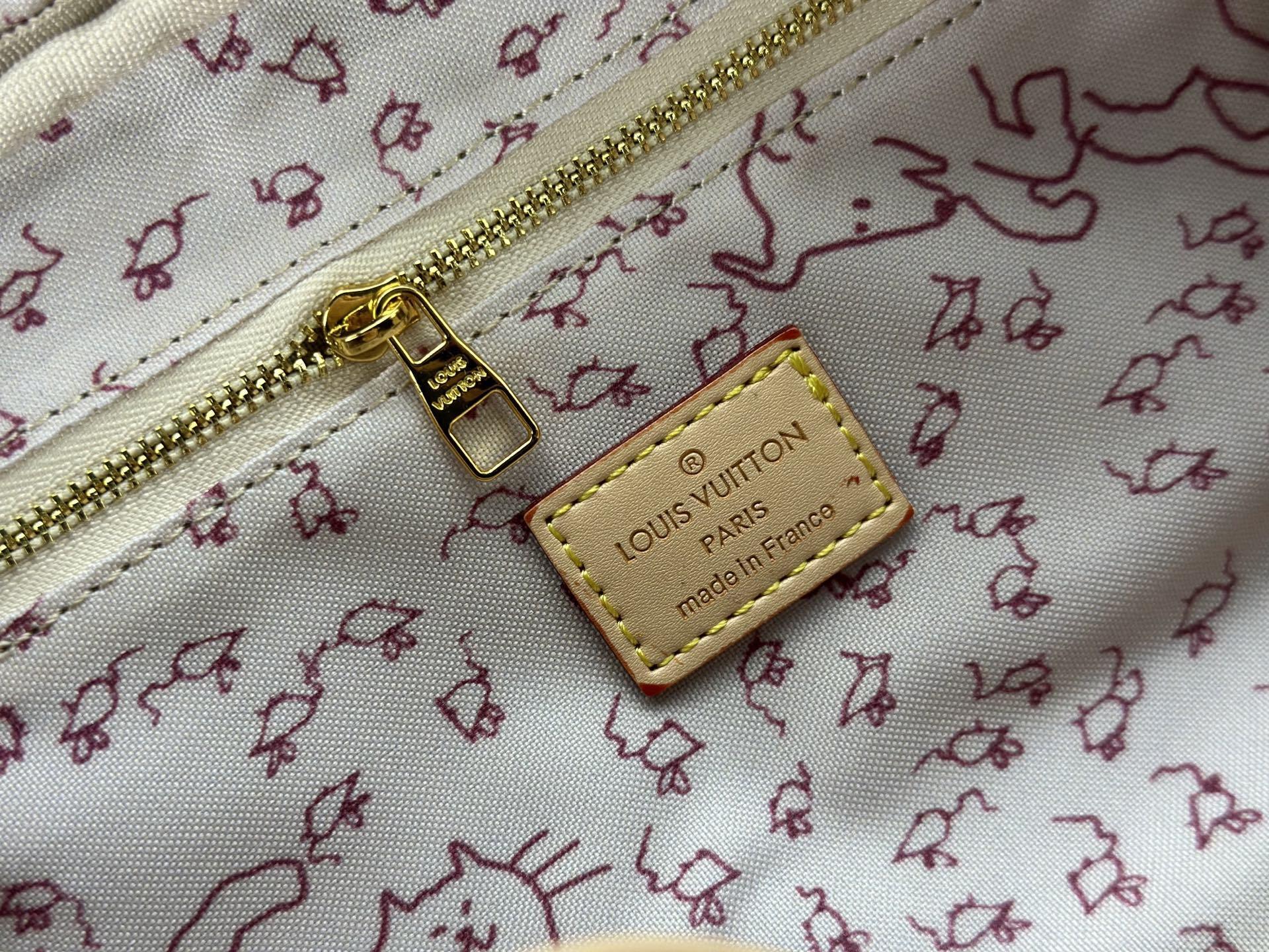 Luxury LV Handbag M47528-M13669 Luxury LV Handbag M47528-M13669