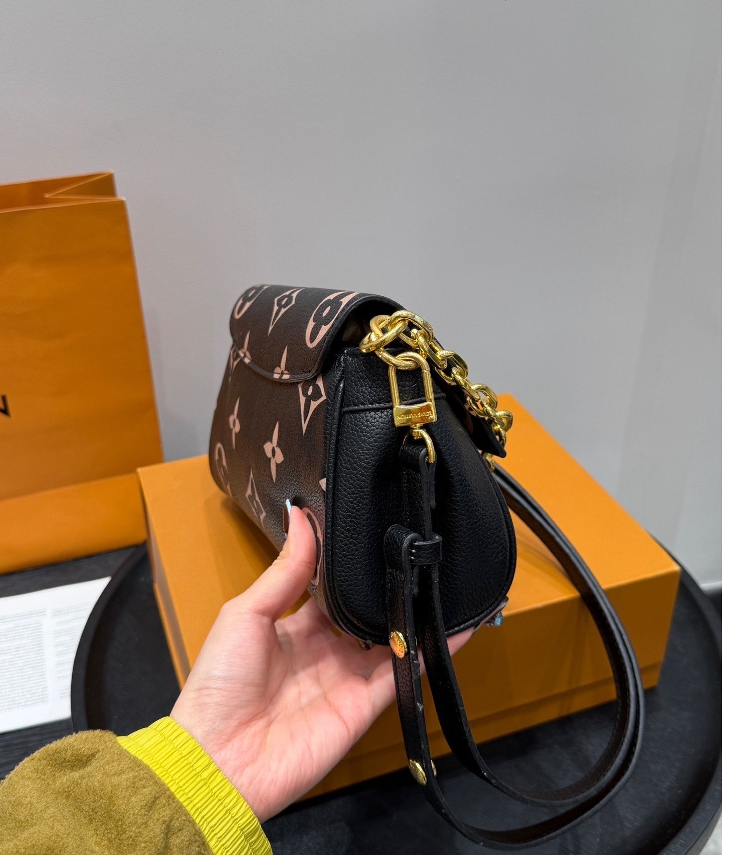 New Fashion LV Handbag LV2511132.1 New Fashion LV Handbag LV2511132.1