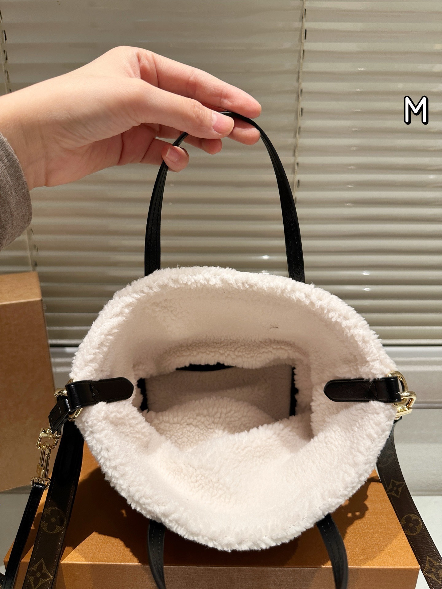 New Fashion LV Handbag LV2511196 New Fashion LV Handbag LV2511196