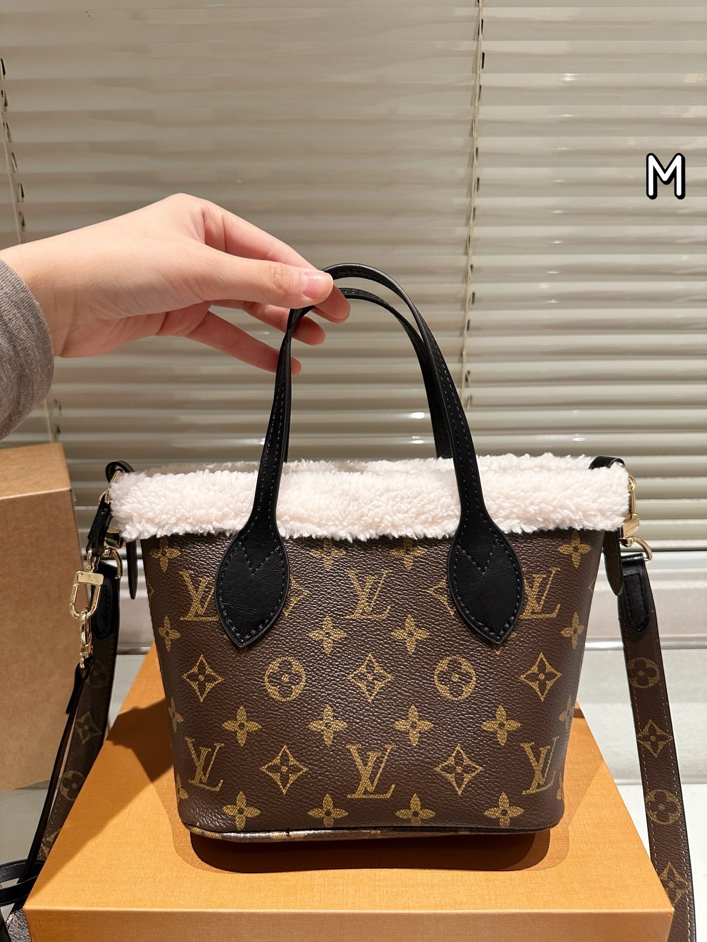 New Fashion LV Handbag LV2511196 New Fashion LV Handbag LV2511196