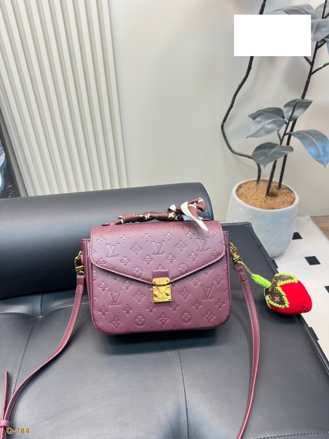 New Fashion LV Handbag LV2510144 New Fashion LV Handbag LV2510144