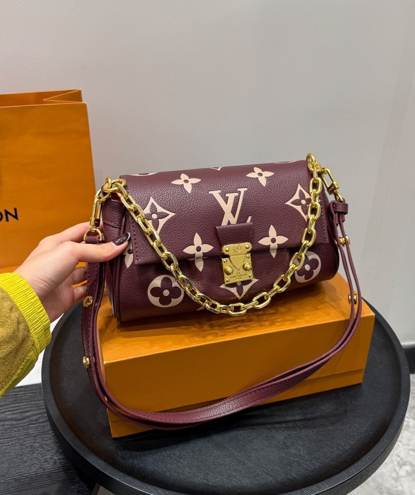 New Fashion LV Handbag LV2511132 New Fashion LV Handbag LV2511132