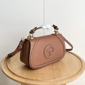 Luxury Gucci Handbag 815714.1
