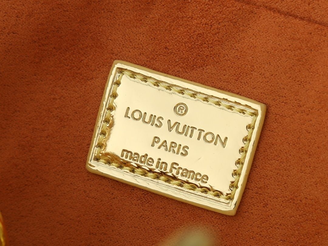 Luxury LV Handbag M26335-M82717 Luxury LV Handbag M26335-M82717