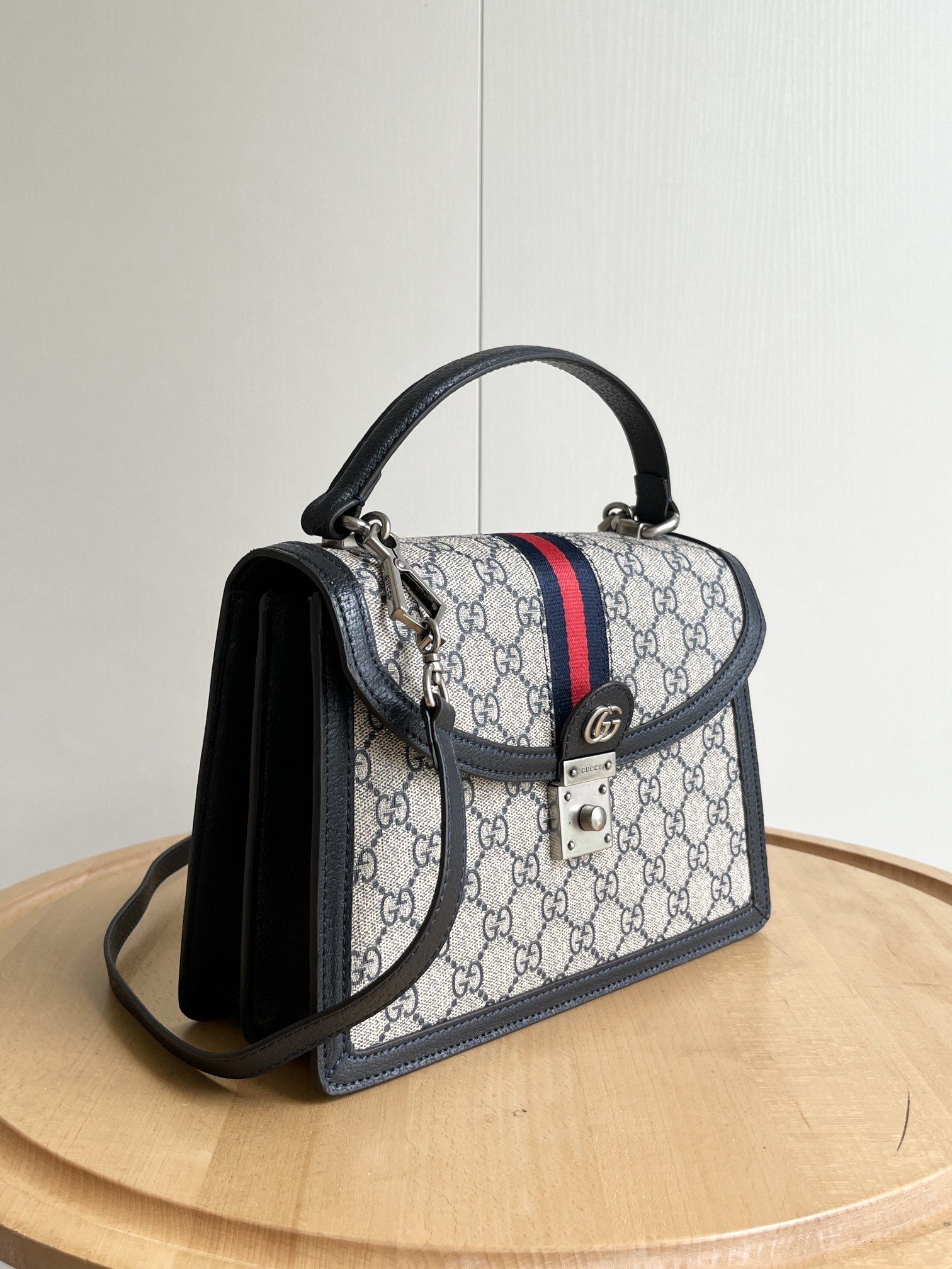 Luxury Gucci Handbag 651055.1 Luxury Gucci Handbag 651055.1