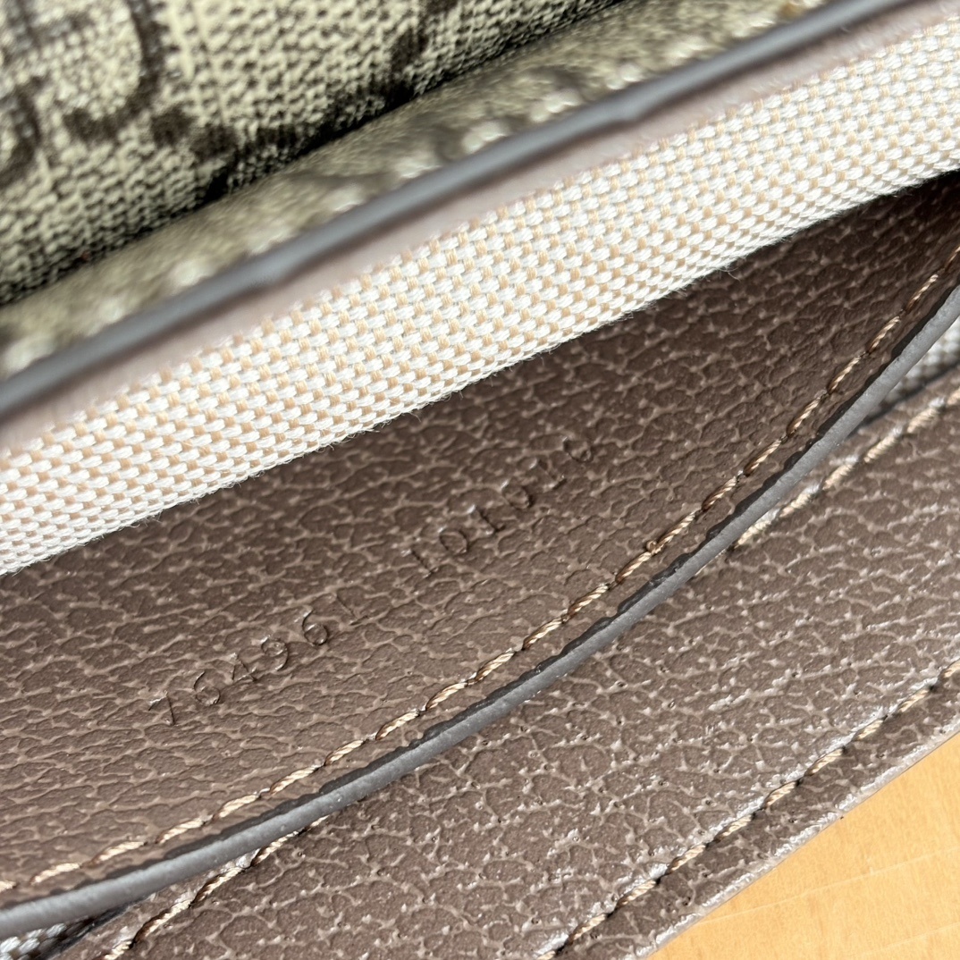 Luxury Gucci Handbag 764961 Luxury Gucci Handbag 764961