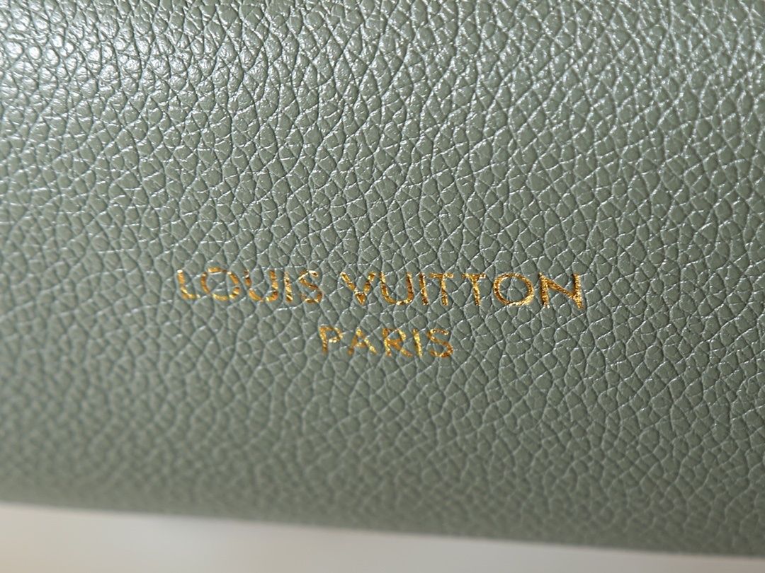 Luxury LV Handbag M26037-M26451 Luxury LV Handbag M26037-M26451