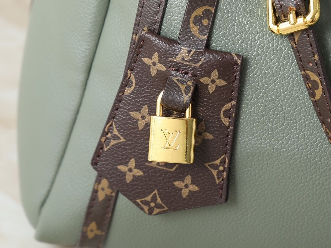 Luxury LV Handbag M26037-M26451 Luxury LV Handbag M26037-M26451