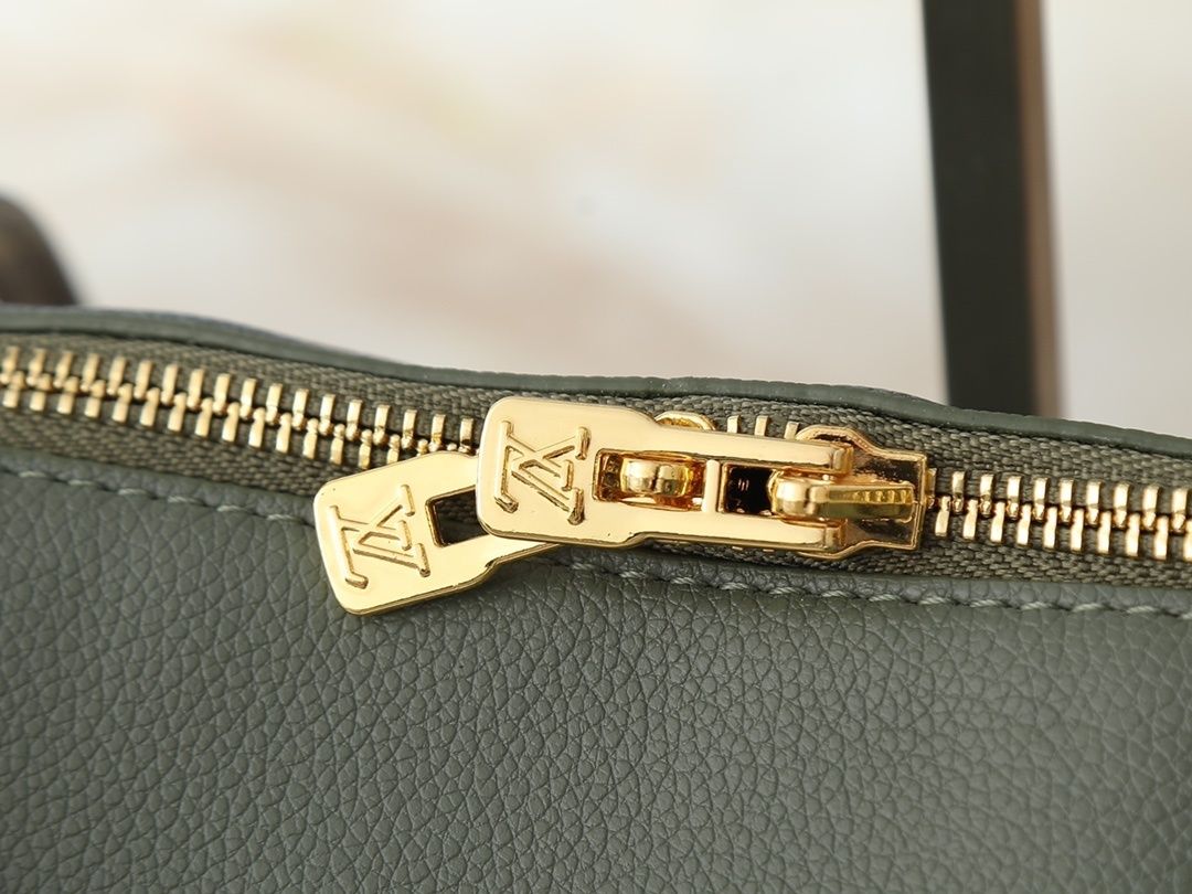 Luxury LV Handbag M26037-M26451 Luxury LV Handbag M26037-M26451