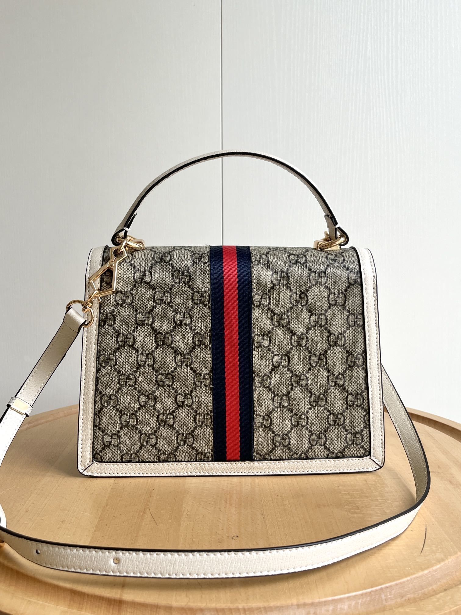 Luxury Gucci Handbag 651055.1 Luxury Gucci Handbag 651055.1