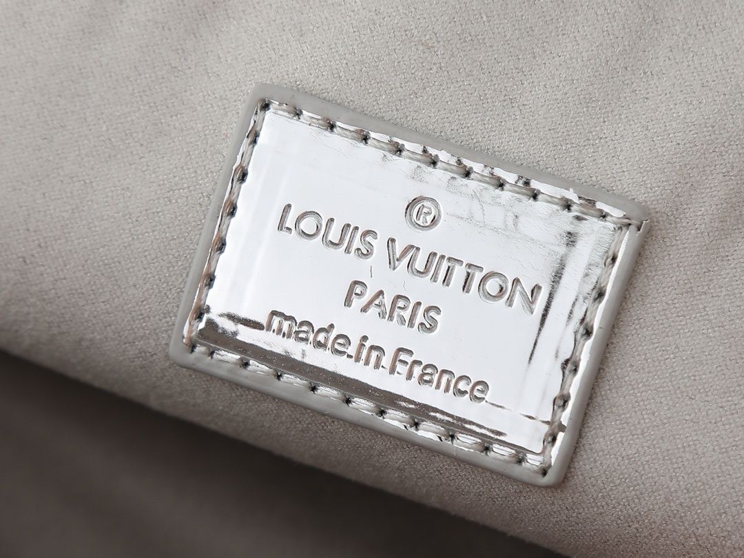 Luxury LV Handbag M26335-M82717 Luxury LV Handbag M26335-M82717