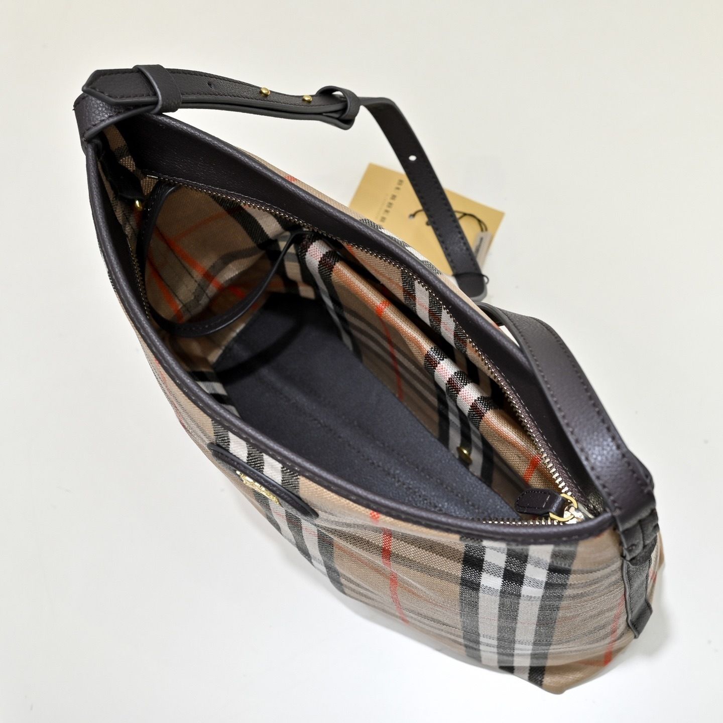 New Fashion Burberry Handbag 8397 New Fashion Burberry Handbag 8397