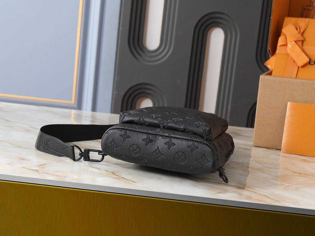 Luxury LV Handbag M26730 Luxury LV Handbag M26730